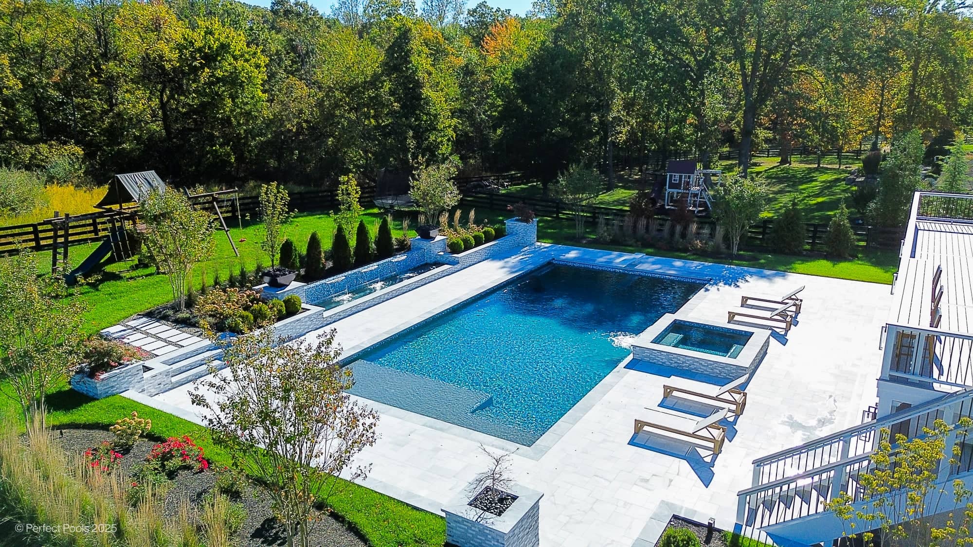 Aldie Serenity – Afyon White & Arctic Grey Marble Luxury Pool Project