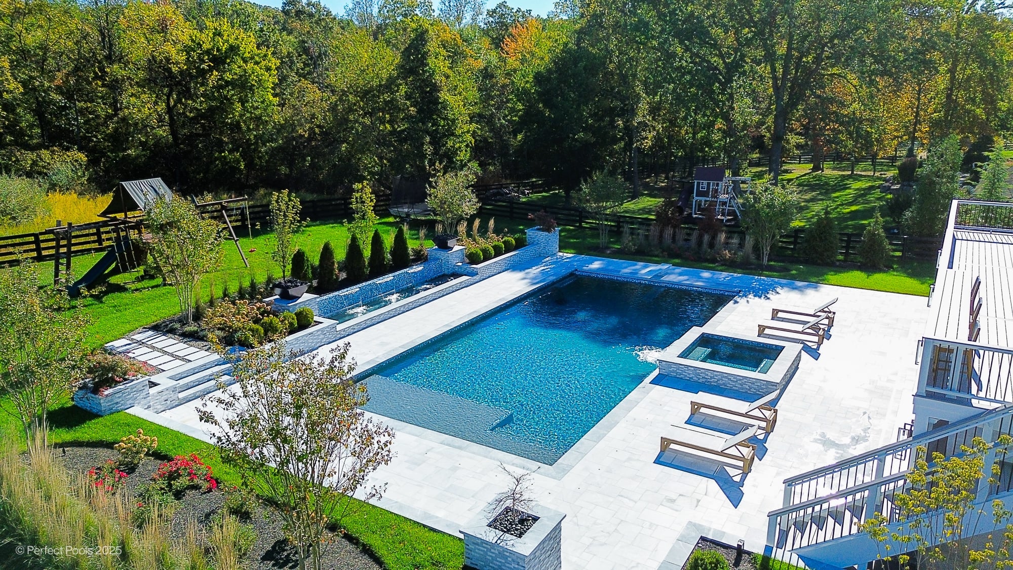 Aldie Serenity – Afyon White & Arctic Grey Marble Luxury Pool Project