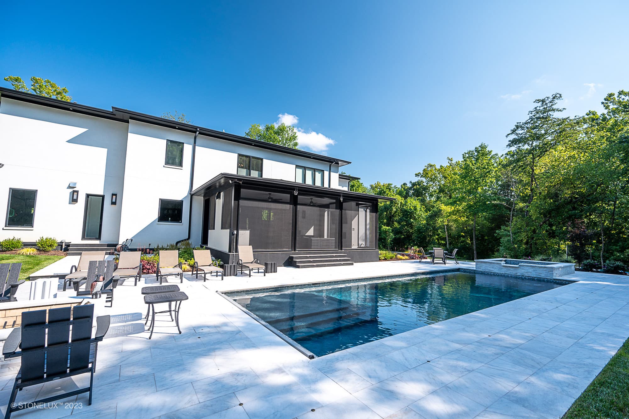 Afyon Elegance: Modern White Marvel with Black Accents Poolside - Project Photo
